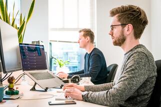 Zamestnanci by chceli mať pri organizovaní práce viac flexibility, ukázal prieskum