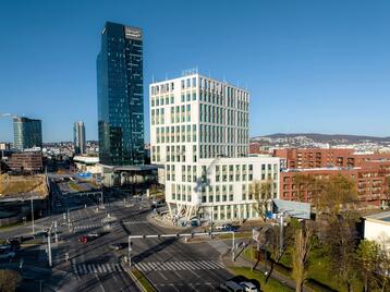 Nové podnikateľské centrum Bratislavy: YIT dokončila modernú kancelársku budovu Zwirn