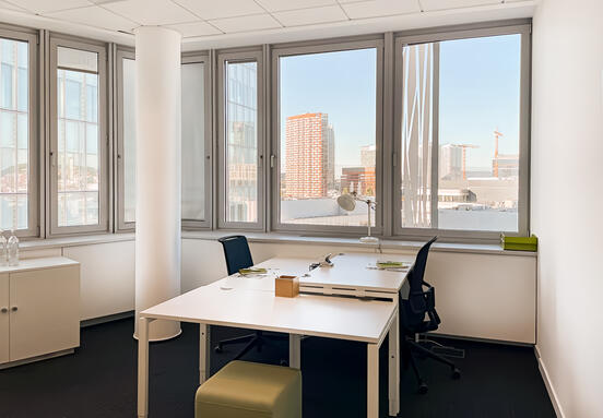 Adaptabilný pracovný priestor v oblasti Regus Apollo Business Centre II