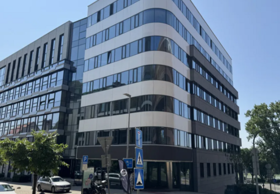 Prenájom samostatného kancelárskeho traktu 407 m² pri nábreží Dunaja v meste Bratislava