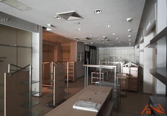 Prenájom obchodných priestorov v centre mesta Komárno